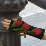 Mitenki Wełniane Długie Czarne w Czerwone Pąki Kwiatów