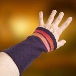 Ocieplacze Wełniane na Ręce Śliwka Dwa Słoneczne Paski
