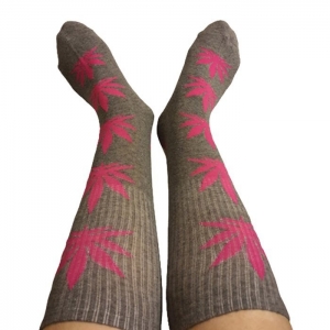 Skarpety Bawełniane Szare z Fuksjowymi Liśćmi Konopi Unisex